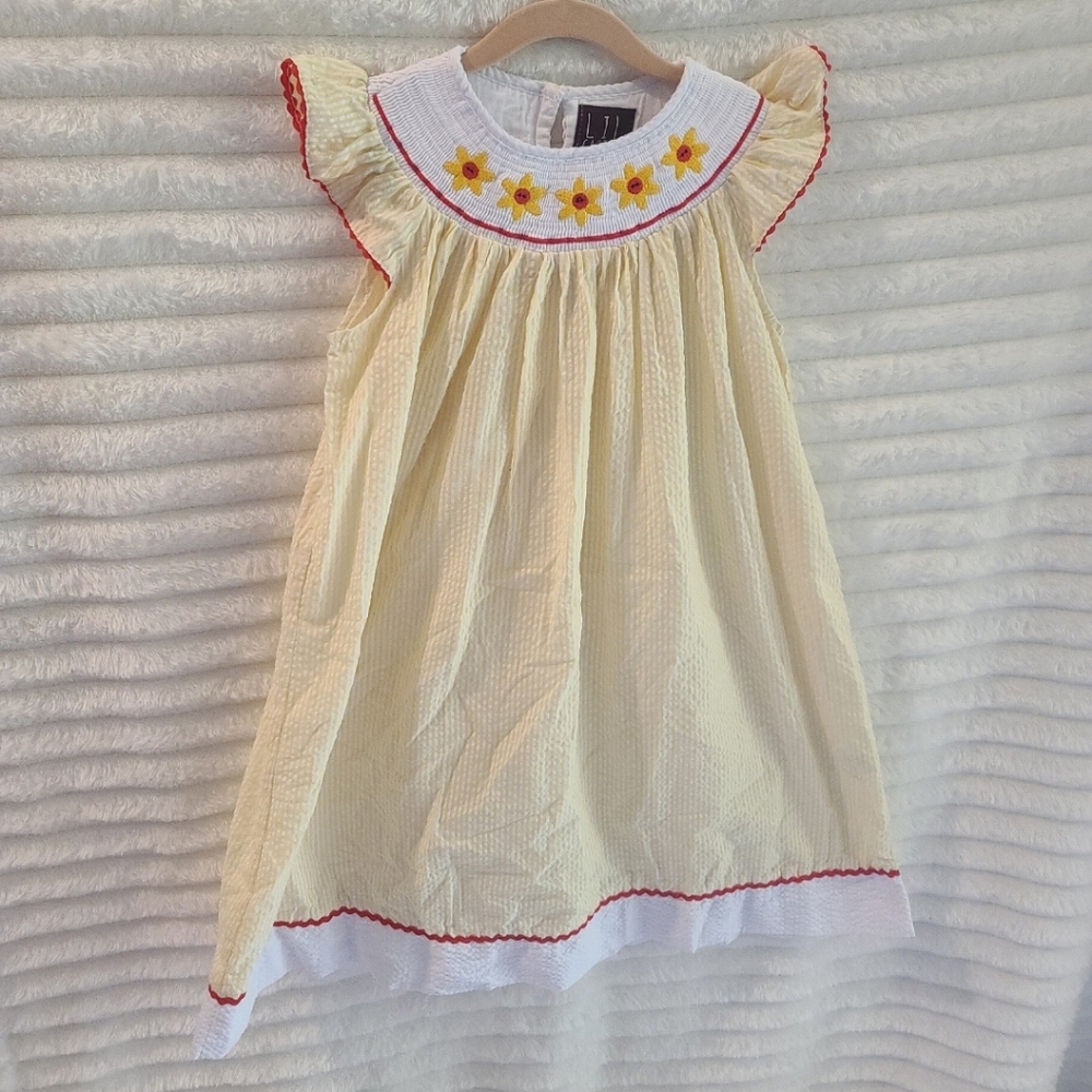 Lil Cactus yellow gingham smocked daisy dress size 6